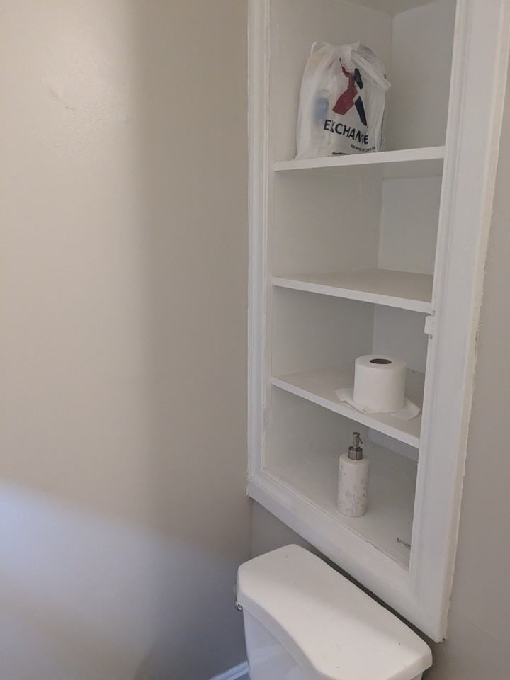 812 Ferry St #1 - Photo 4 of 24