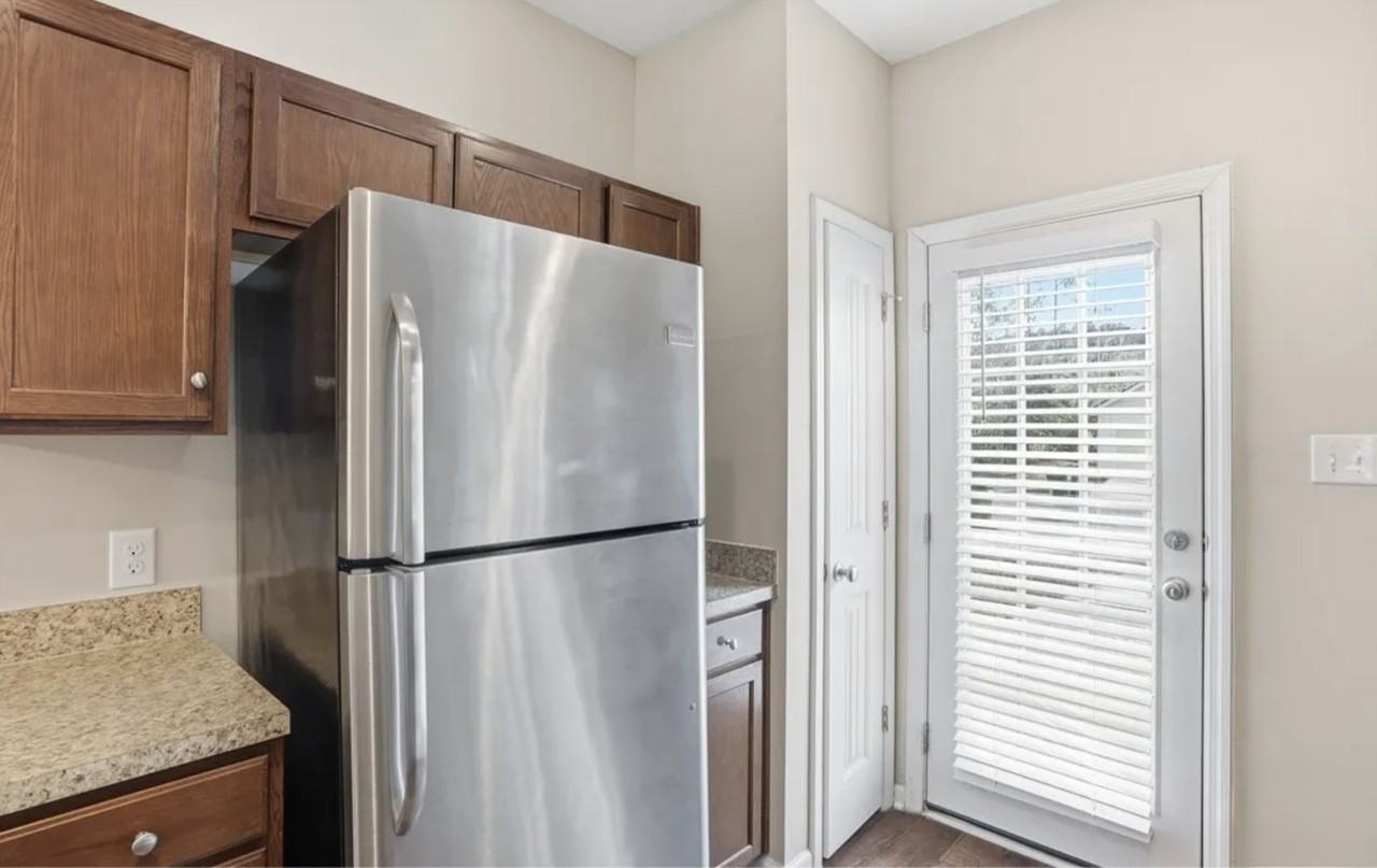 415 Old Ivy Sq #415 - Photo 6 of 31