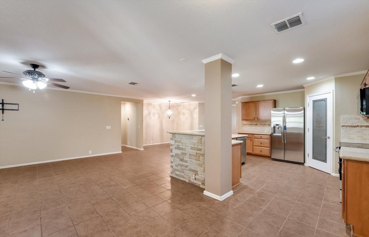 5248 Columbia Dr #NA - Photo 5 of 19