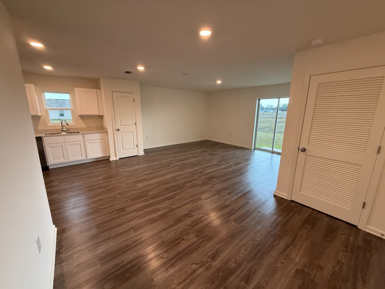 13047 Se 53rd Ave #NA - Photo 3 of 10
