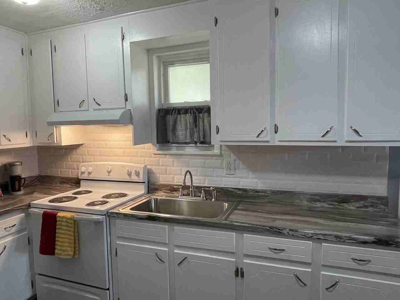 1908 W Montgomery Rd #B - Photo 7 of 17