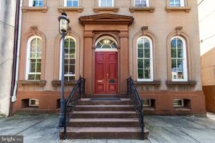 318 Bainbridge St #B - Photo 1 of 1