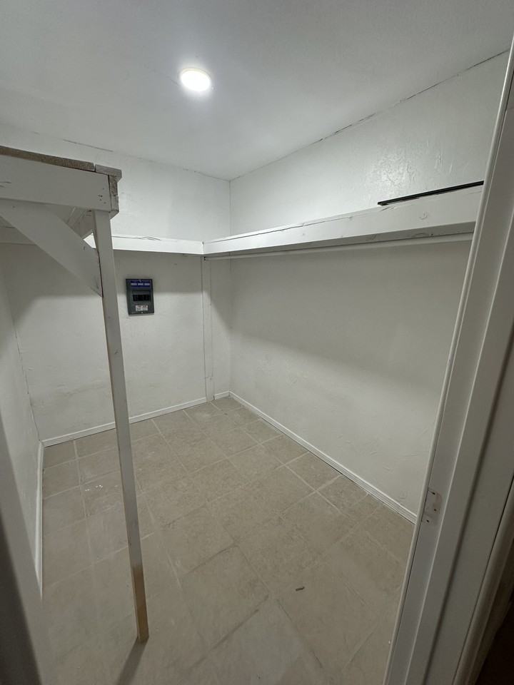 2506 Stanford Ave #B - Photo 2 of 6