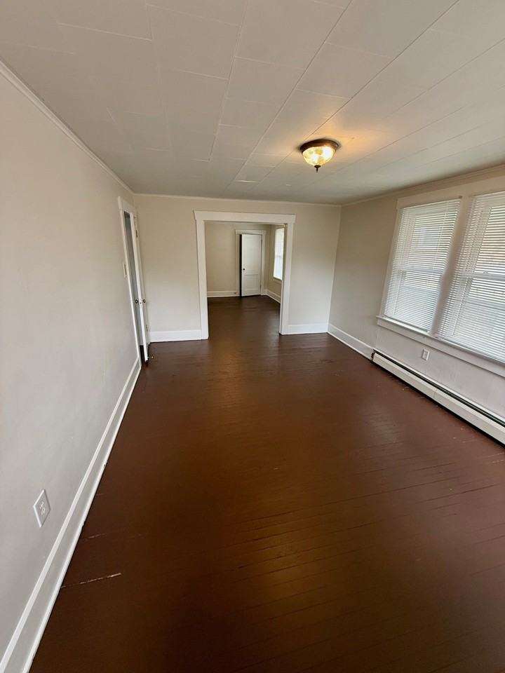 208 S High St #B - Photo 6 of 11