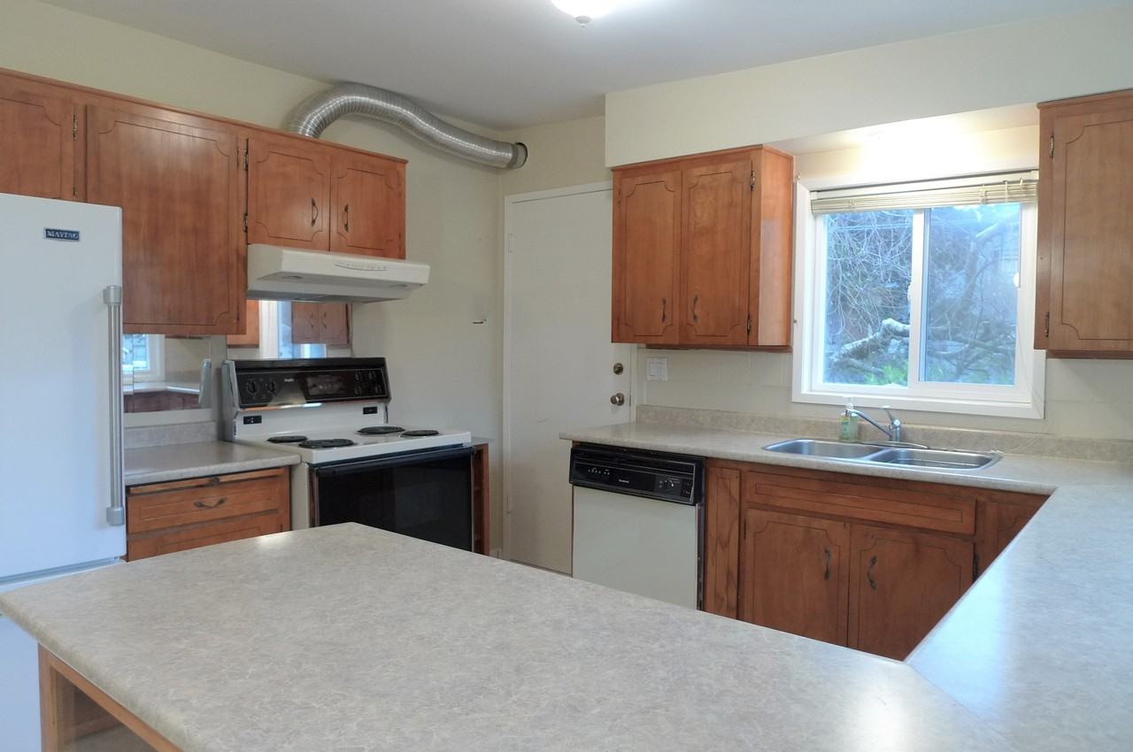 13760 101A Avenue - Photo 3 of 20