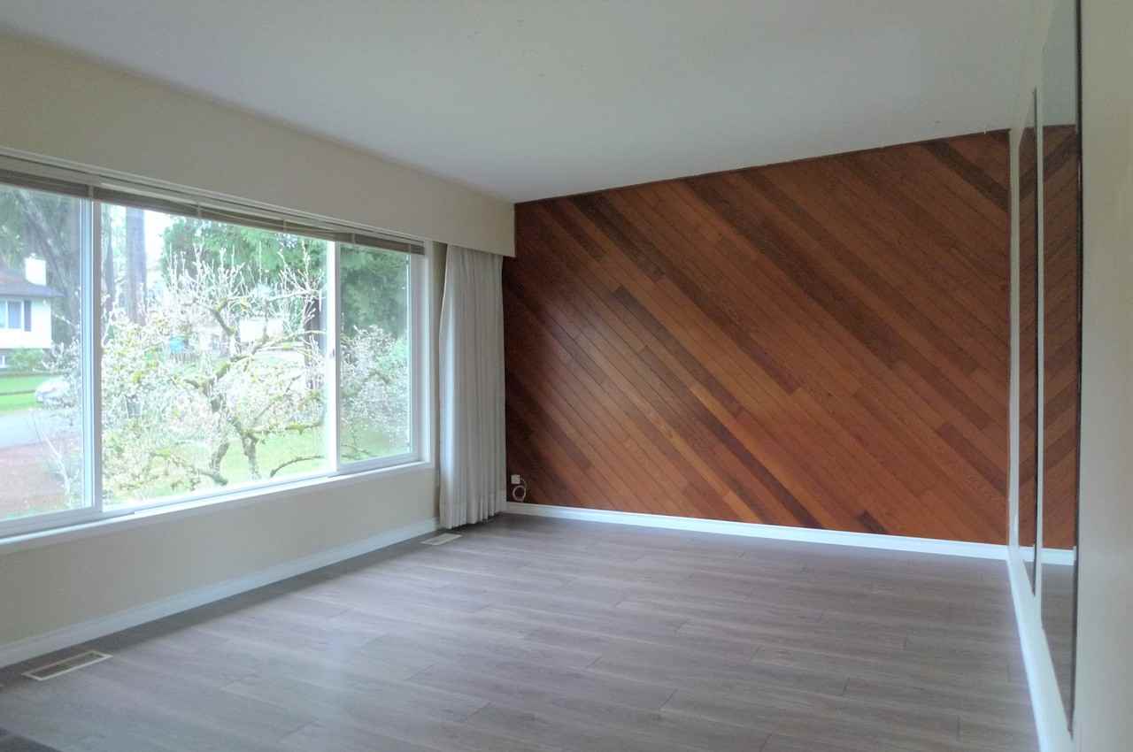 13760 101A Avenue - Photo 5 of 20