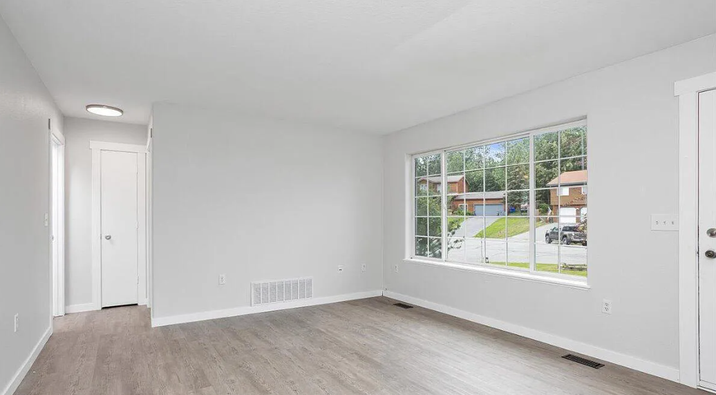 940 Wickersham Cir #TH - Photo 4 of 12