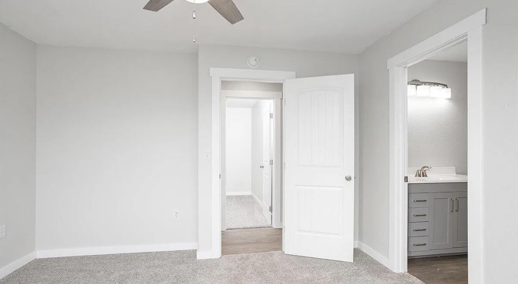 940 Wickersham Cir #TH - Photo 5 of 12