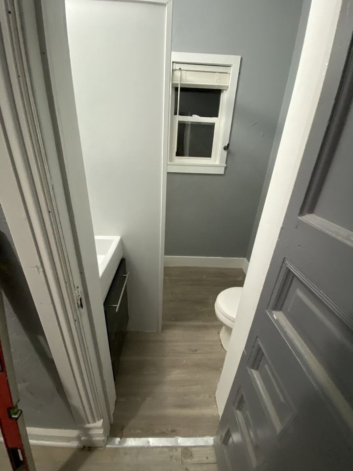 1941 Madison St #B - Photo 3 of 6
