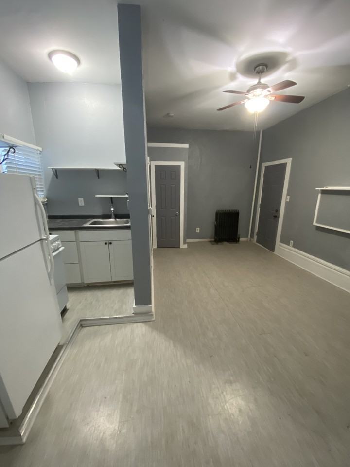 1941 Madison St #B - Photo 4 of 6