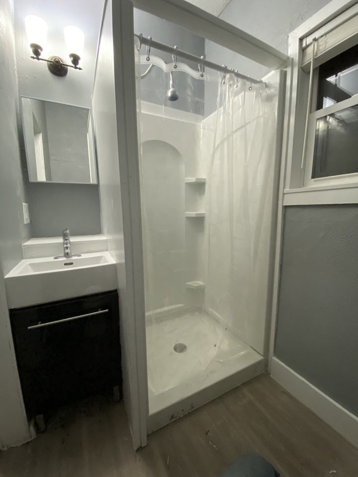 1941 Madison St #B - Photo 5 of 6