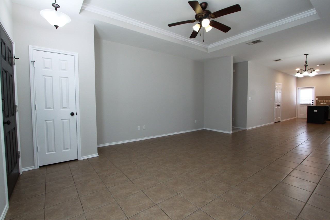278 Stella Gold St - Photo 7 of 26