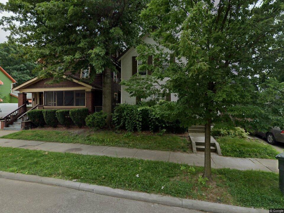 418 Power St - Photo 2 of 2