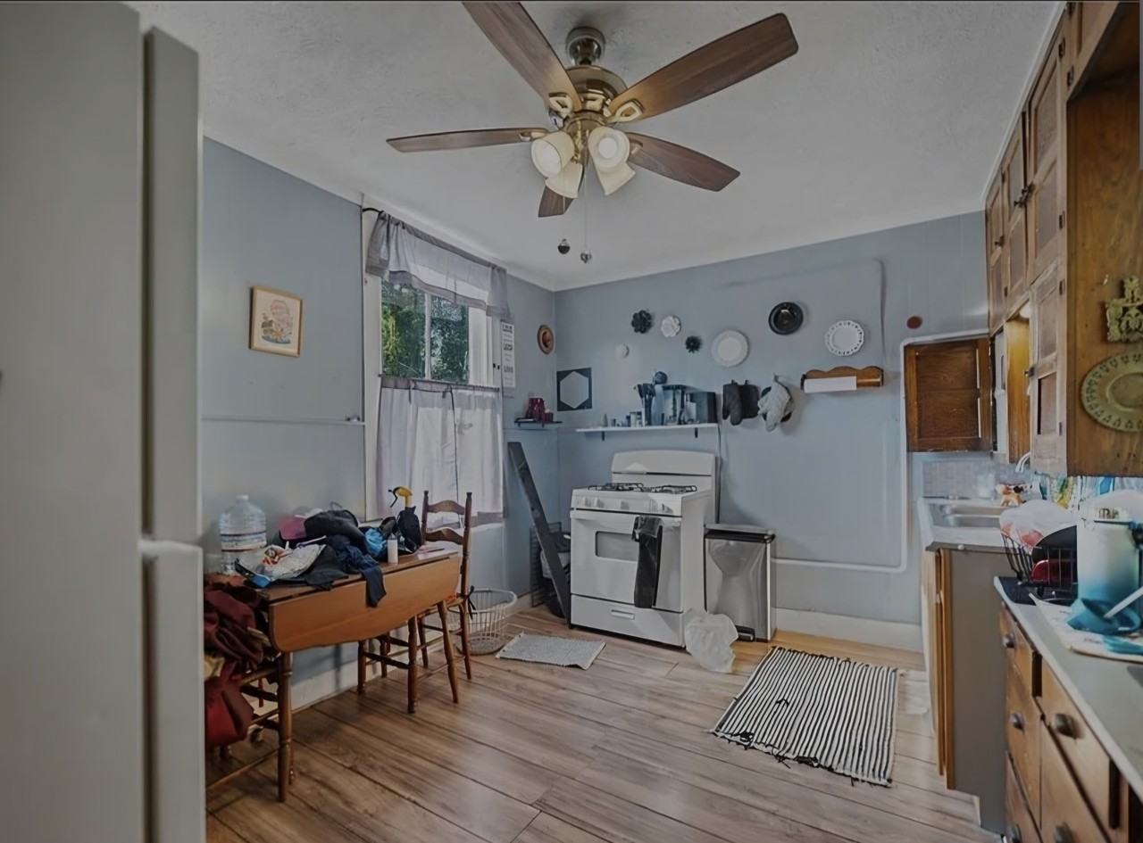 367 Springmill St - Photo 7 of 8