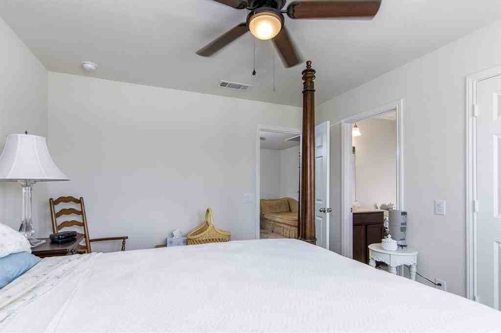 9738 Birdsnest Ct - Photo 5 of 31