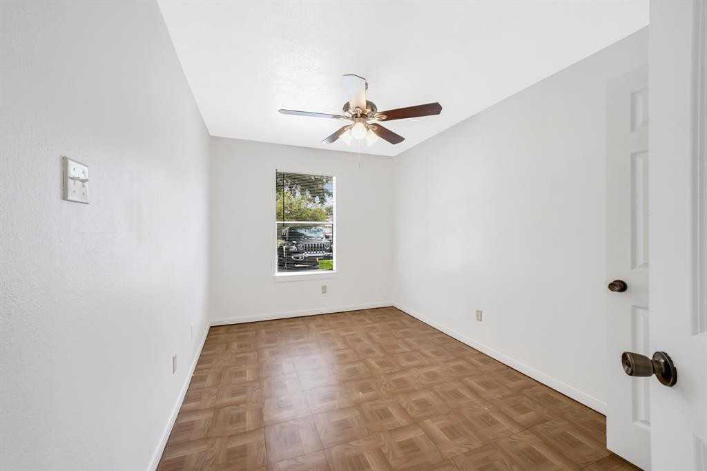 308 Willowick St - Photo 5 of 12