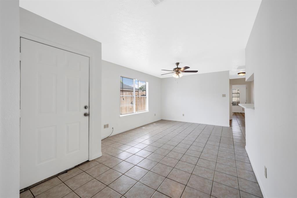 308 Willowick St - Photo 7 of 12
