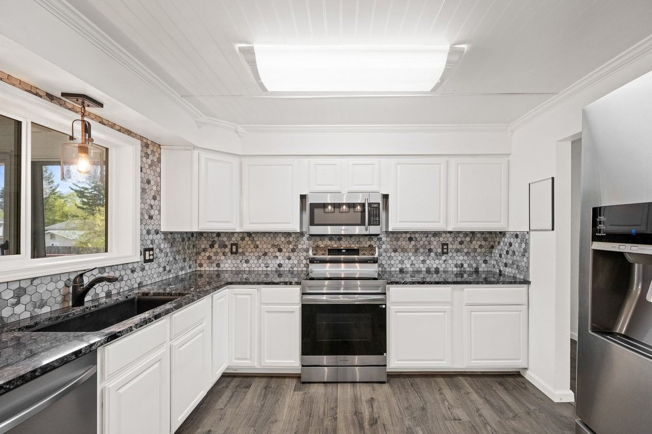 1611 Madison Dr #1 - Photo 5 of 26