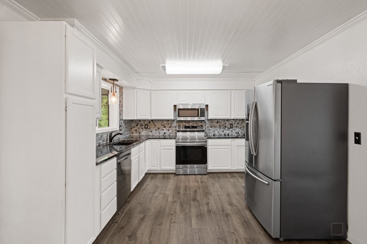 1611 Madison Dr #1 - Photo 6 of 26