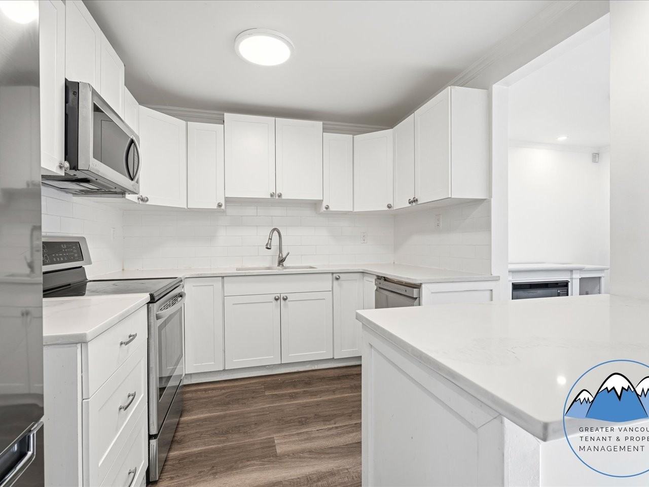 9272 122 St - Photo 6 of 30