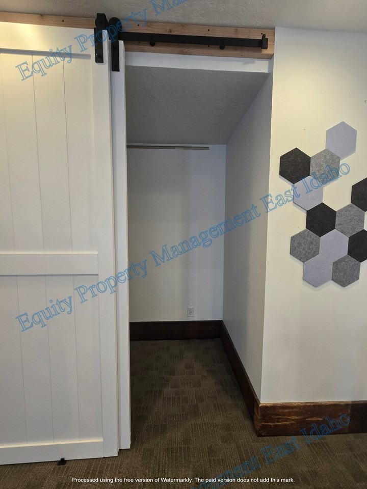 123 N Main St #13 - Photo 6 of 27