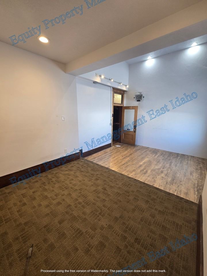 123 N Main St #13 - Photo 4 of 27