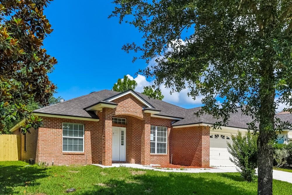 2995 Thorncrest Dr - Photo 3 of 16
