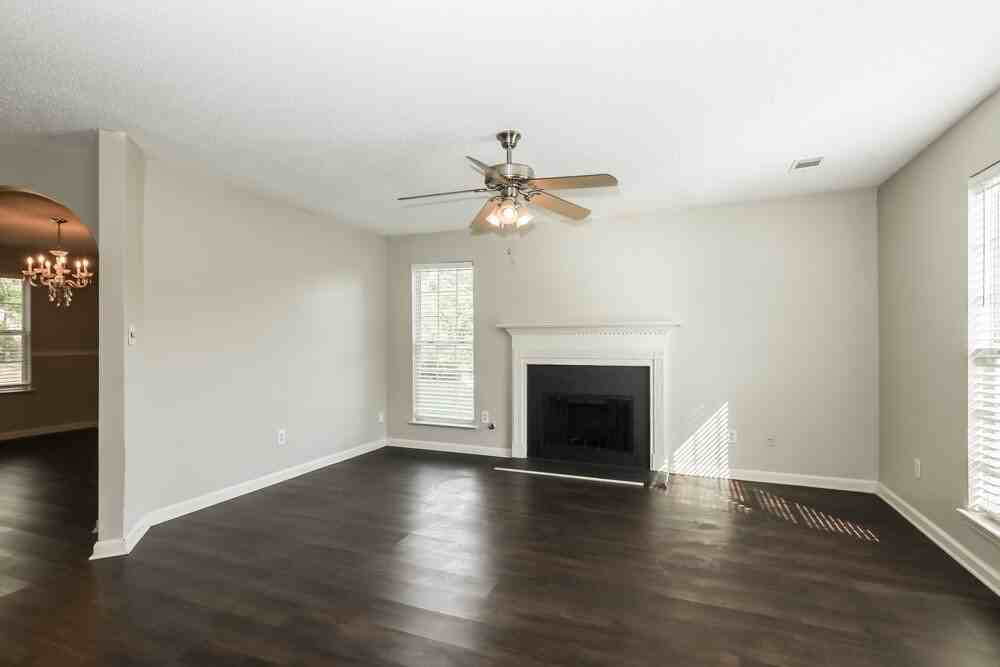 504 Wyntuck Dr - Photo 5 of 17