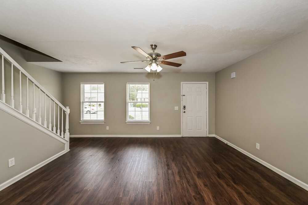 222 Hermitage Dr - Photo 5 of 17