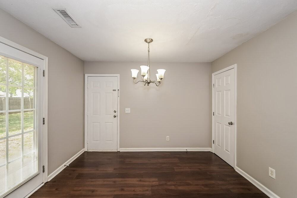 222 Hermitage Dr - Photo 6 of 17