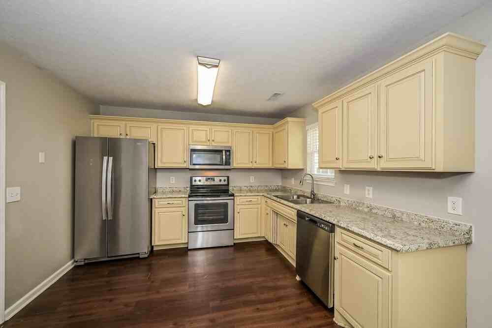 222 Hermitage Dr - Photo 7 of 17