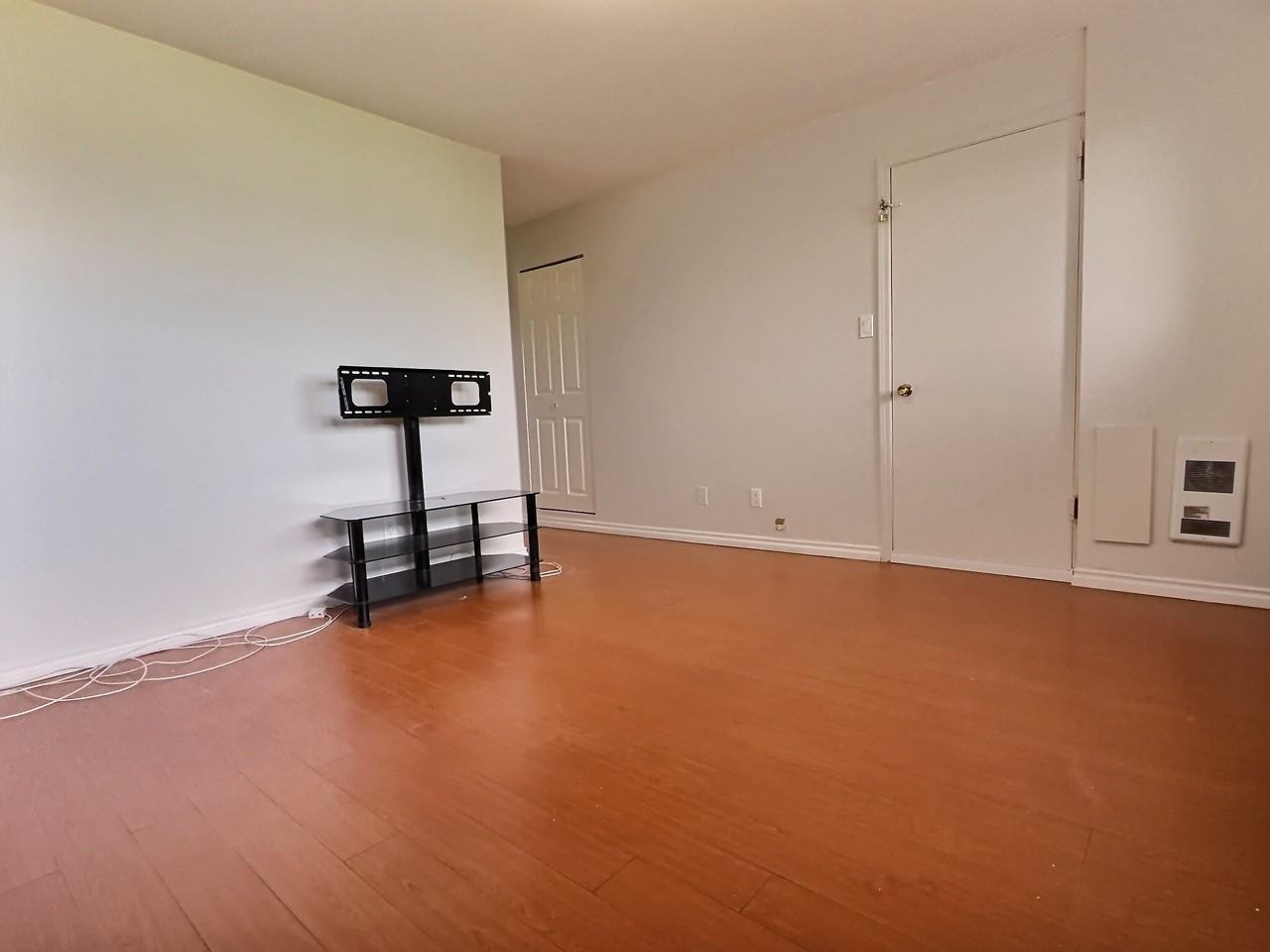 1348 E 36th Ave - Photo 4 of 6