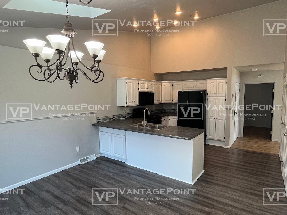 1800 Hardwoods Ct - Photo 4 of 19
