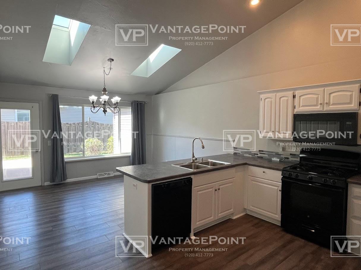 1800 Hardwoods Ct - Photo 5 of 19