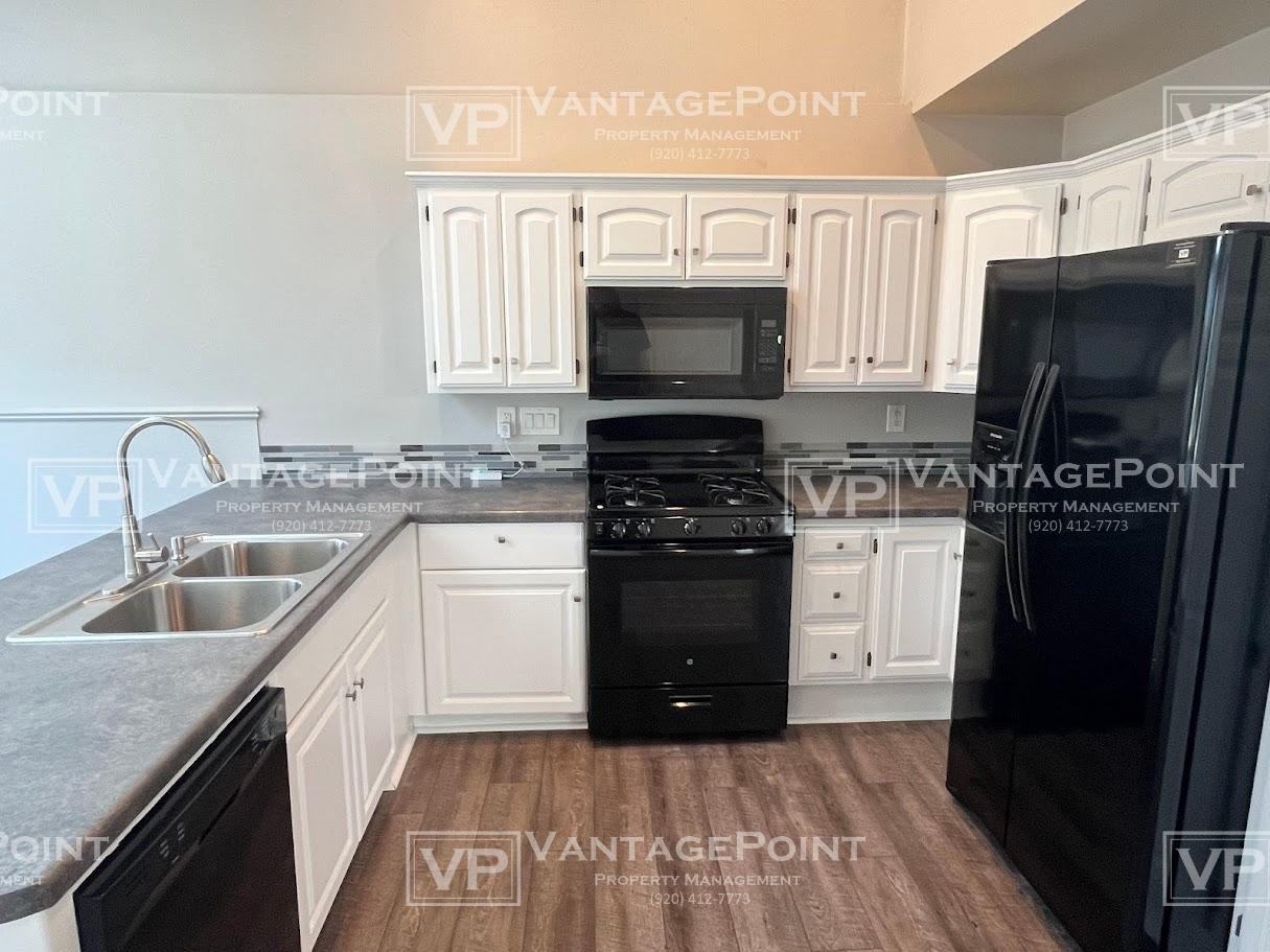 1800 Hardwoods Ct - Photo 6 of 19