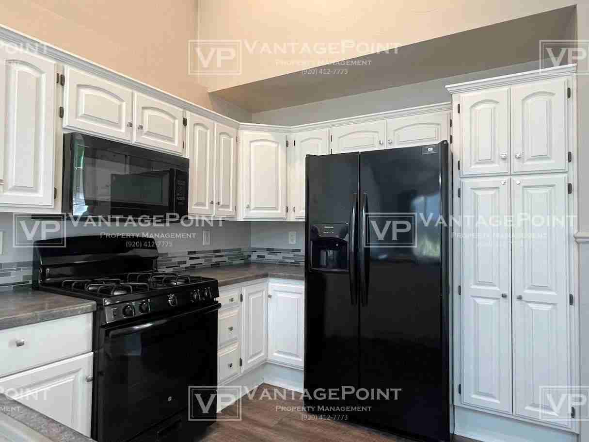 1800 Hardwoods Ct - Photo 7 of 19