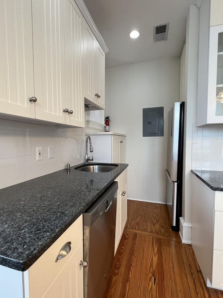 4 E North Ave #2N - Photo 5 of 14