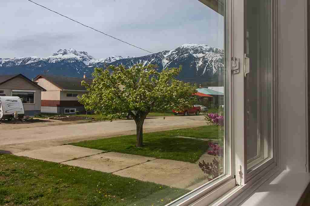 317 Taylor St - Photo 6 of 12