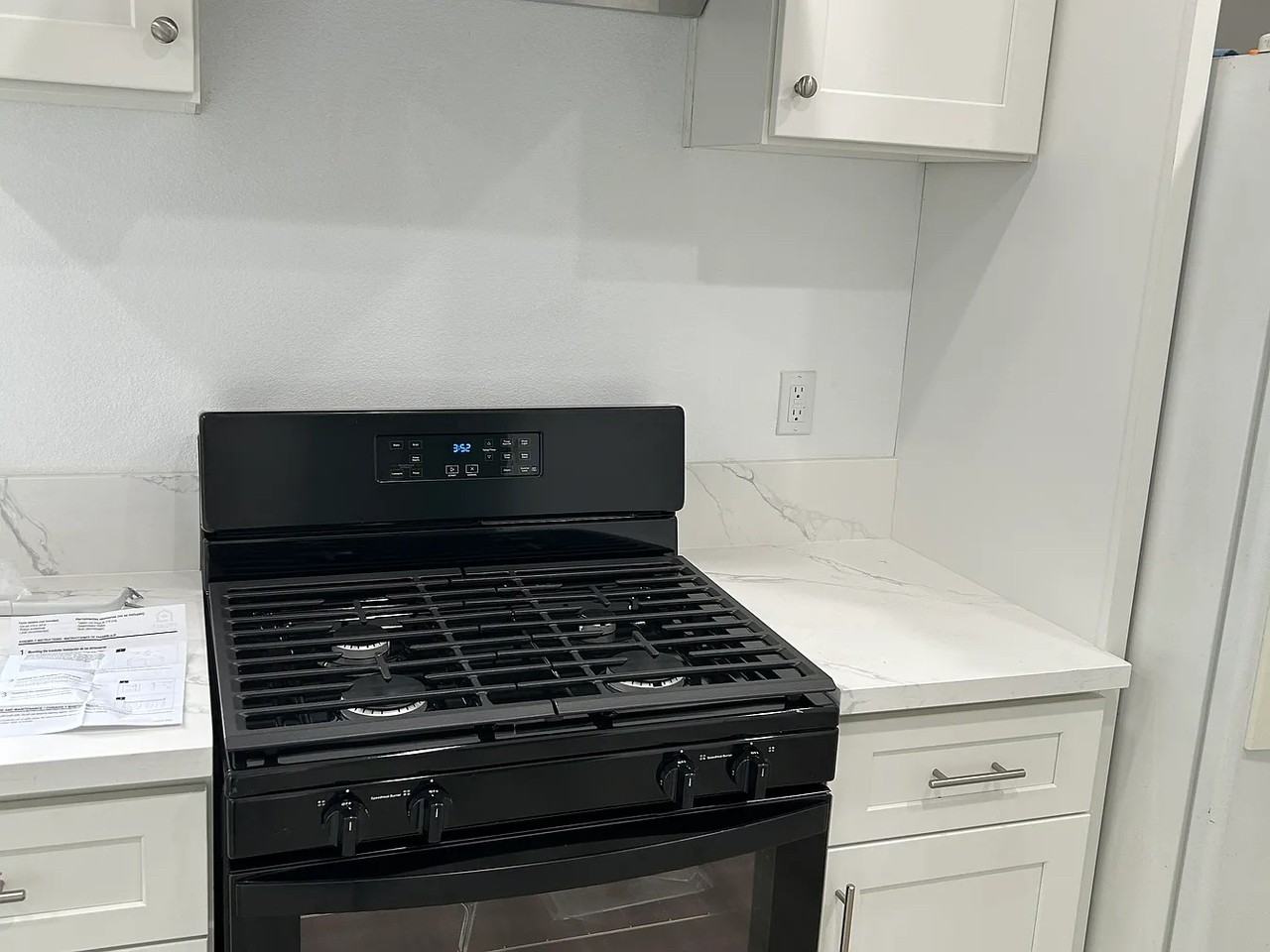 9520 Rhea Ave - Photo 2 of 13