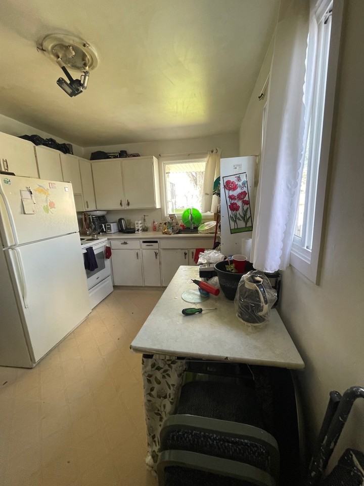 2322 7th St E #MAIN - Photo 4 of 18