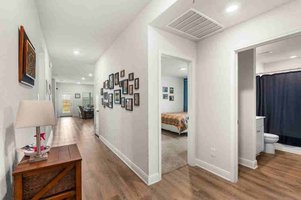 1444 Acorn Wood - Photo 5 of 43