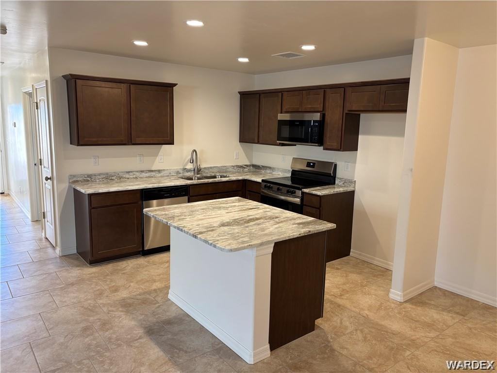 3532 N Pearl St - Photo 4 of 11