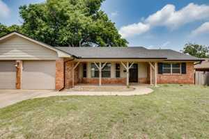 featured image of 3213 Nw 61st Pl