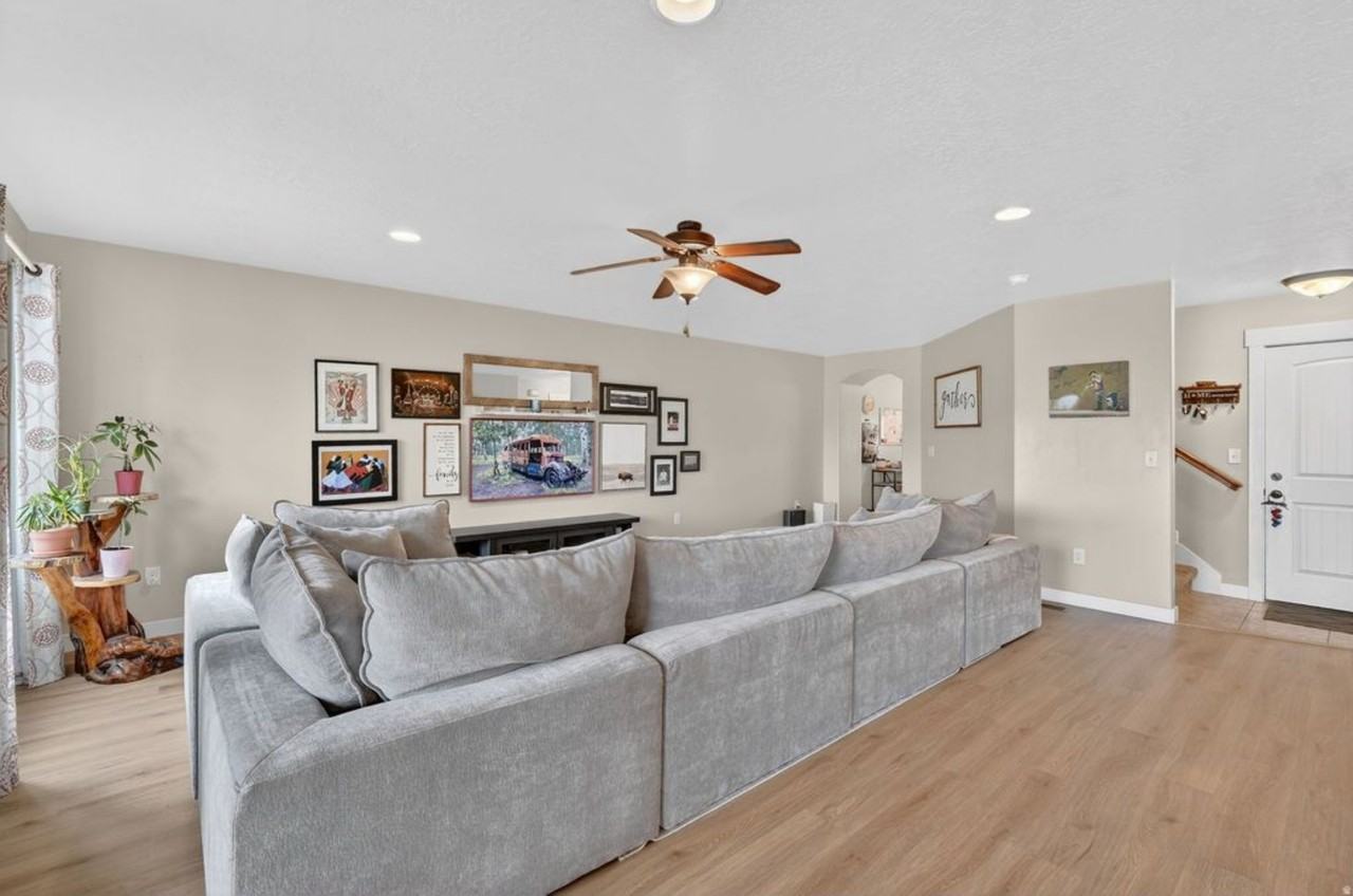4035 E Oakland Hills Dr - Photo 2 of 22