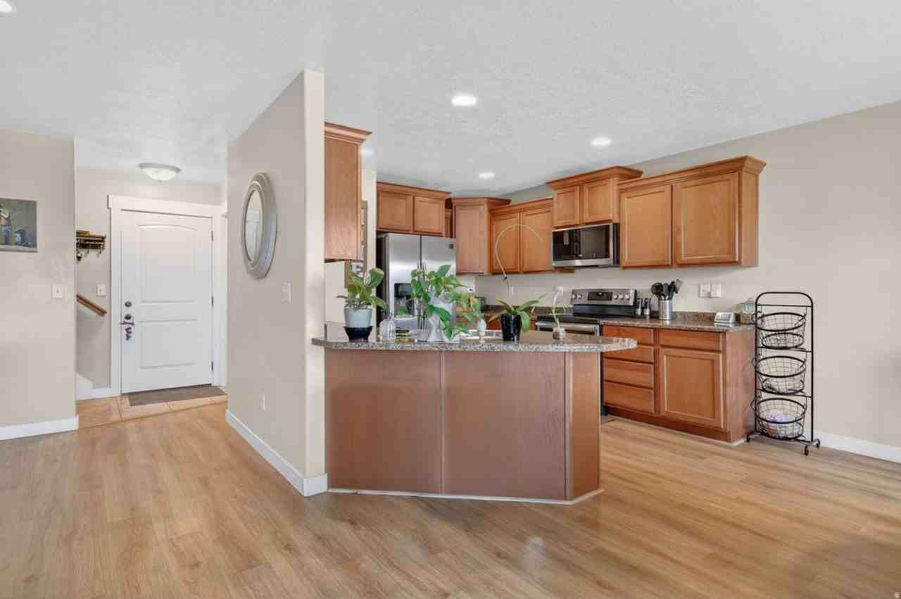 4035 E Oakland Hills Dr - Photo 3 of 22