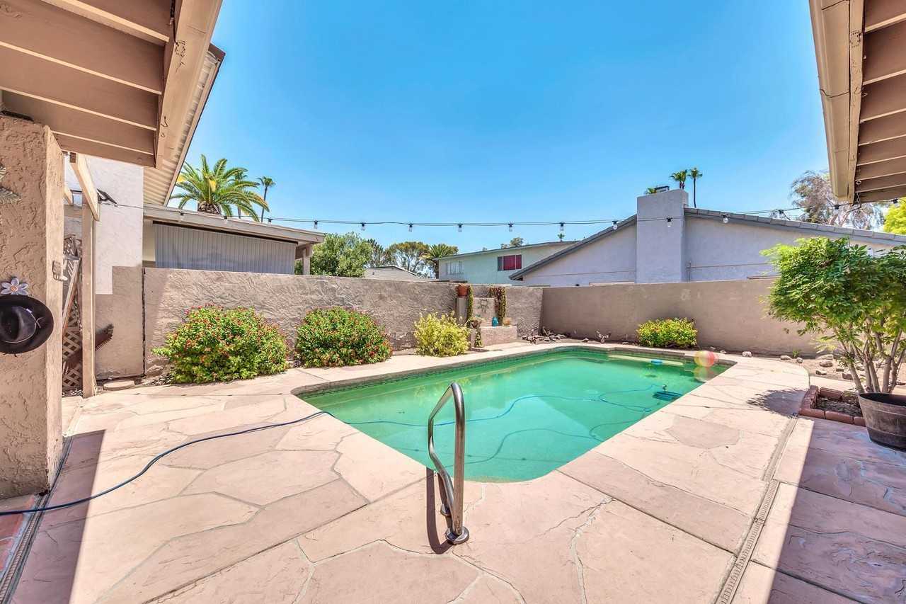 1605 E Candlestick Dr - Photo 3 of 50