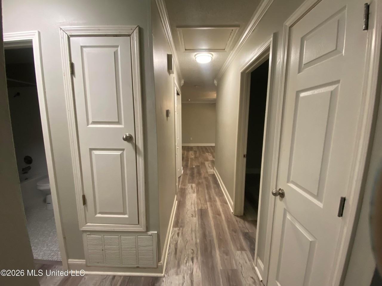 218 Alverado Dr - Photo 7 of 14