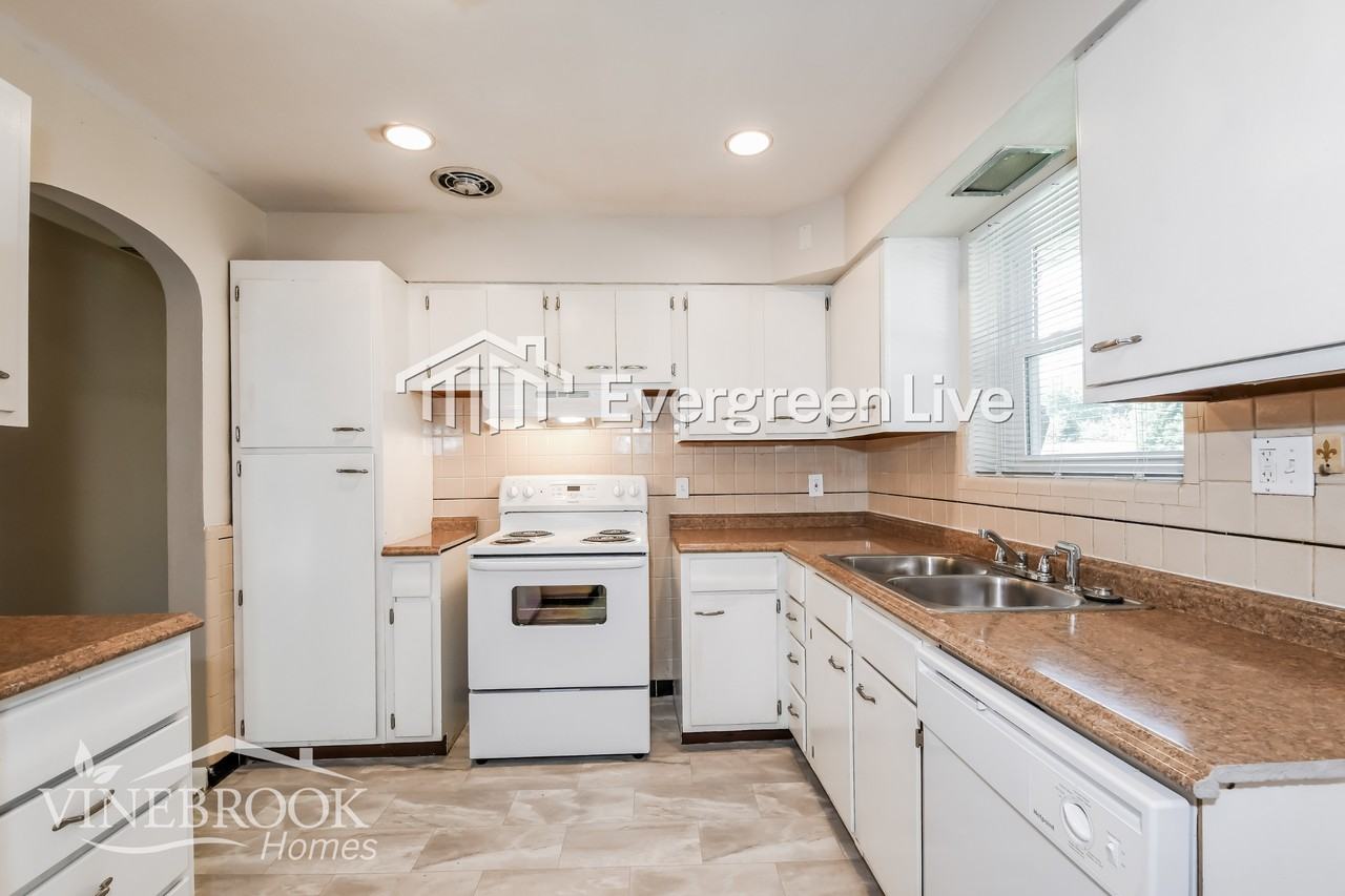 46 Jean Dr - Photo 5 of 19