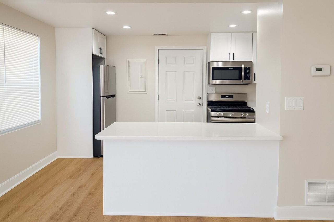 7327 Chestnut Ave - Photo 2 of 15