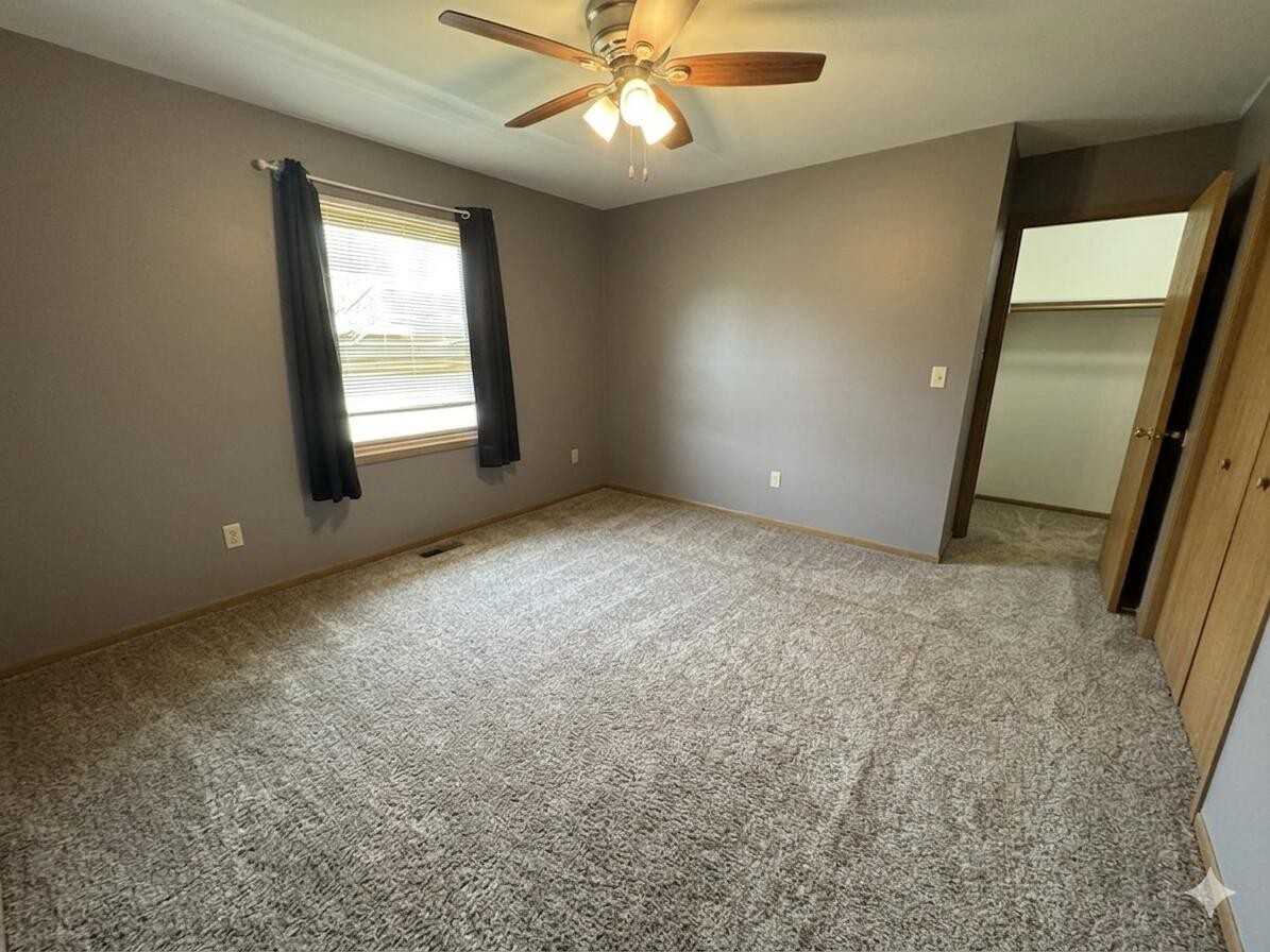 183 S 20th St - Photo 4 of 23